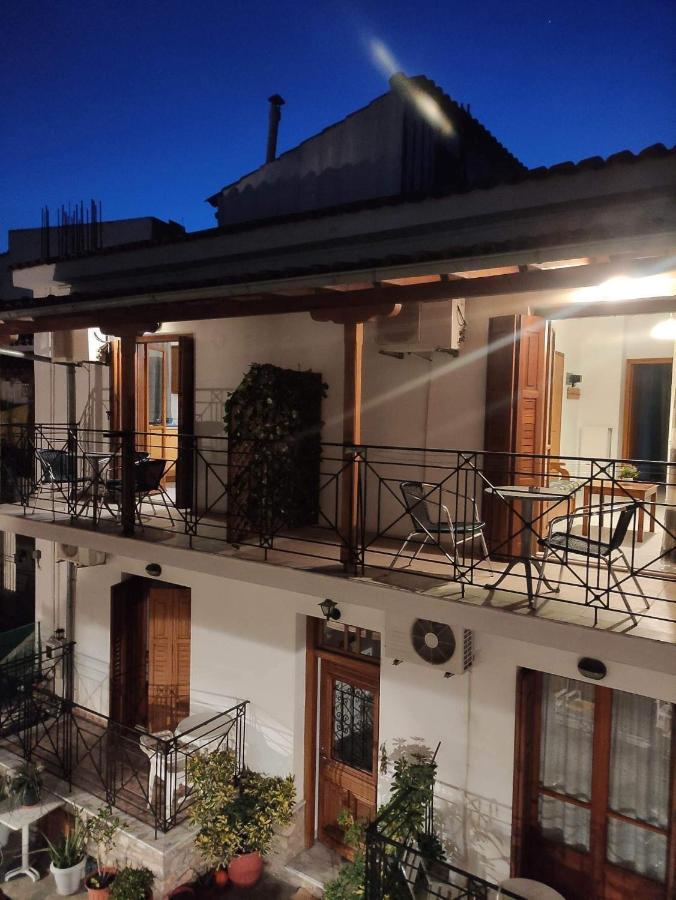 Mata'S House Apartment สเกียธอสทาวน์ ภายนอก รูปภาพ